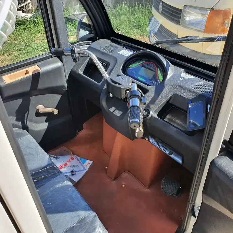 Електрическа кола с 3 колелета 4