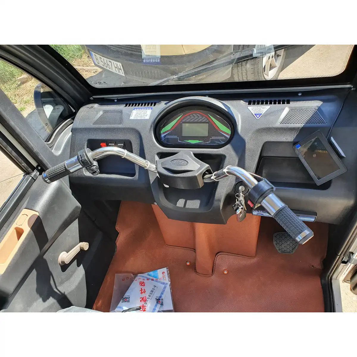 Електрическа кола с 3 колелета 3